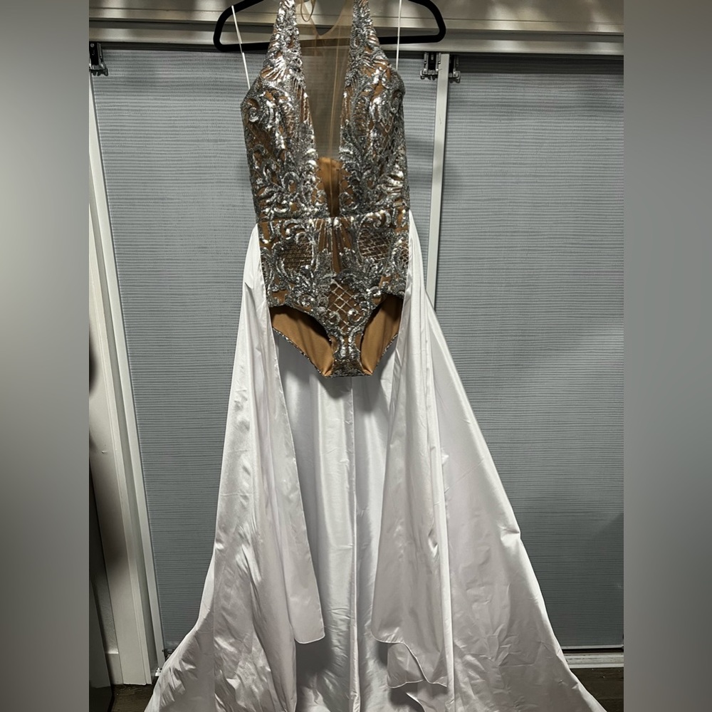 Fernando Wong Custom Couture - image 1